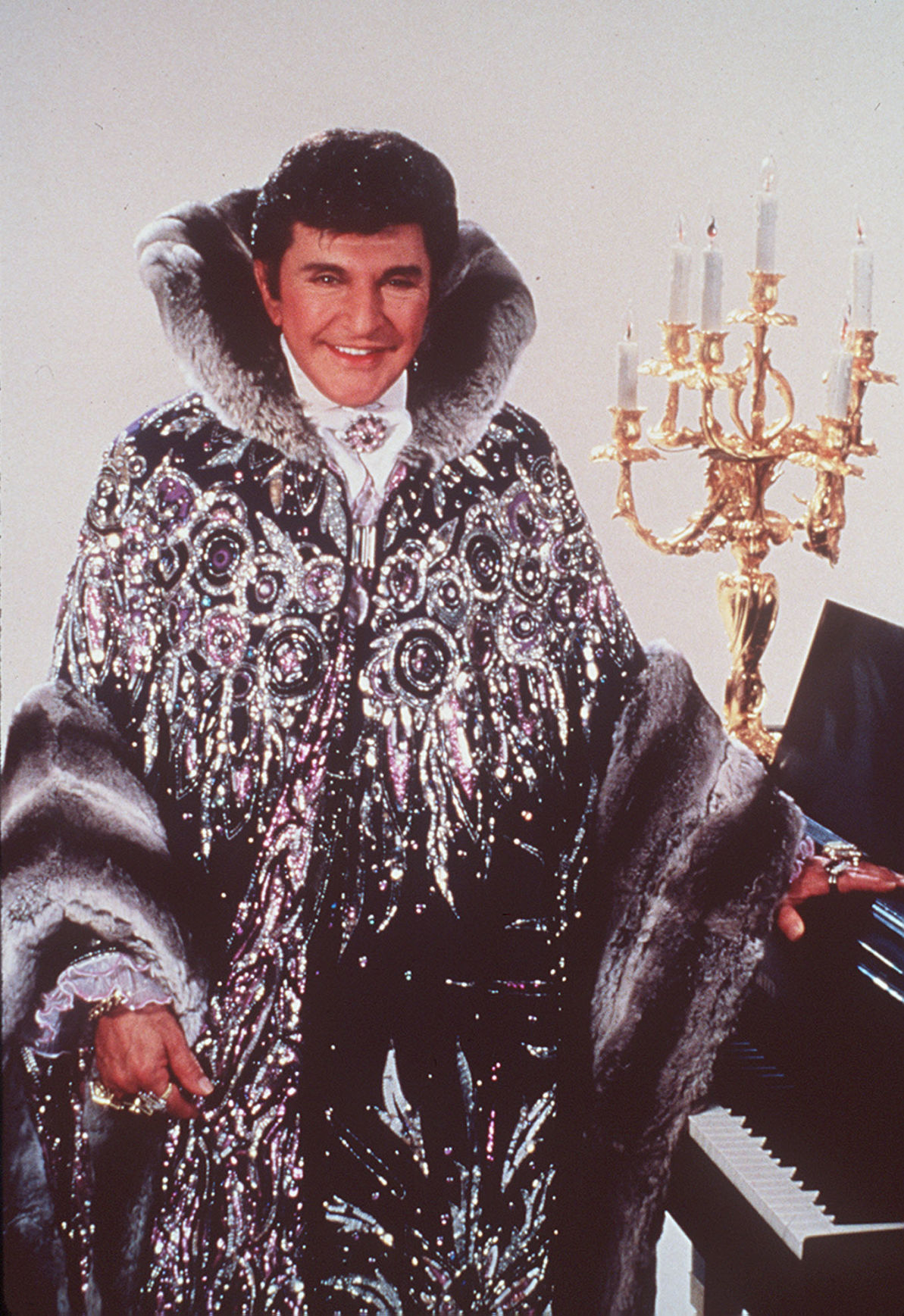 AP I LIBERACE/2